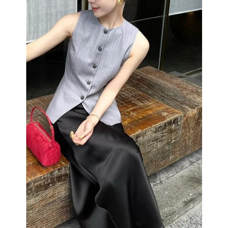 

Cold and Extravagant Feeling A Whole Set of Ootd Wear Old Money Style Suit Vest Skirt Summer Unique and Beautiful Suit