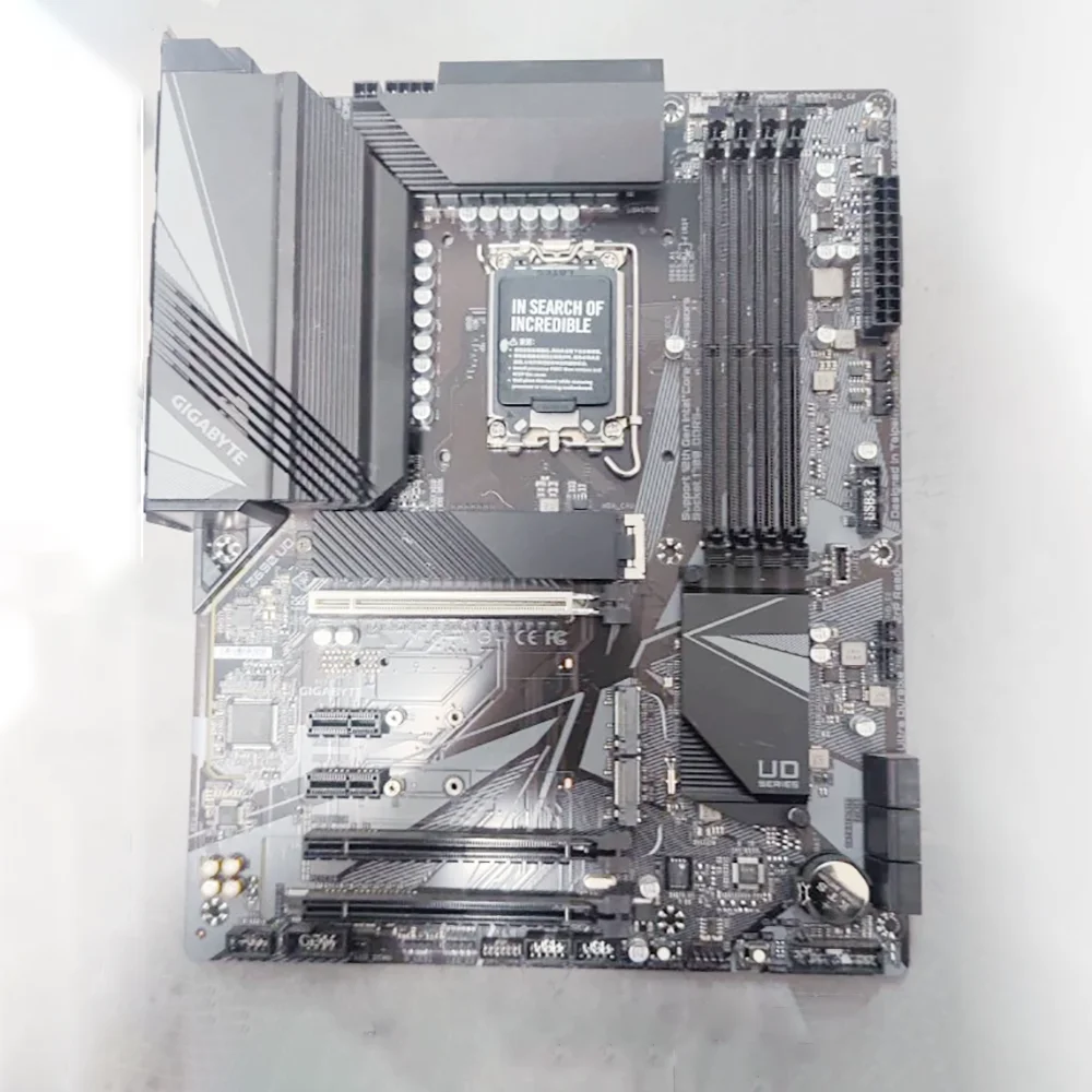 For Gigabyte LGA1700 ATX Supports 12th Generation  Desktop Motherboard Z690 UD DDR5