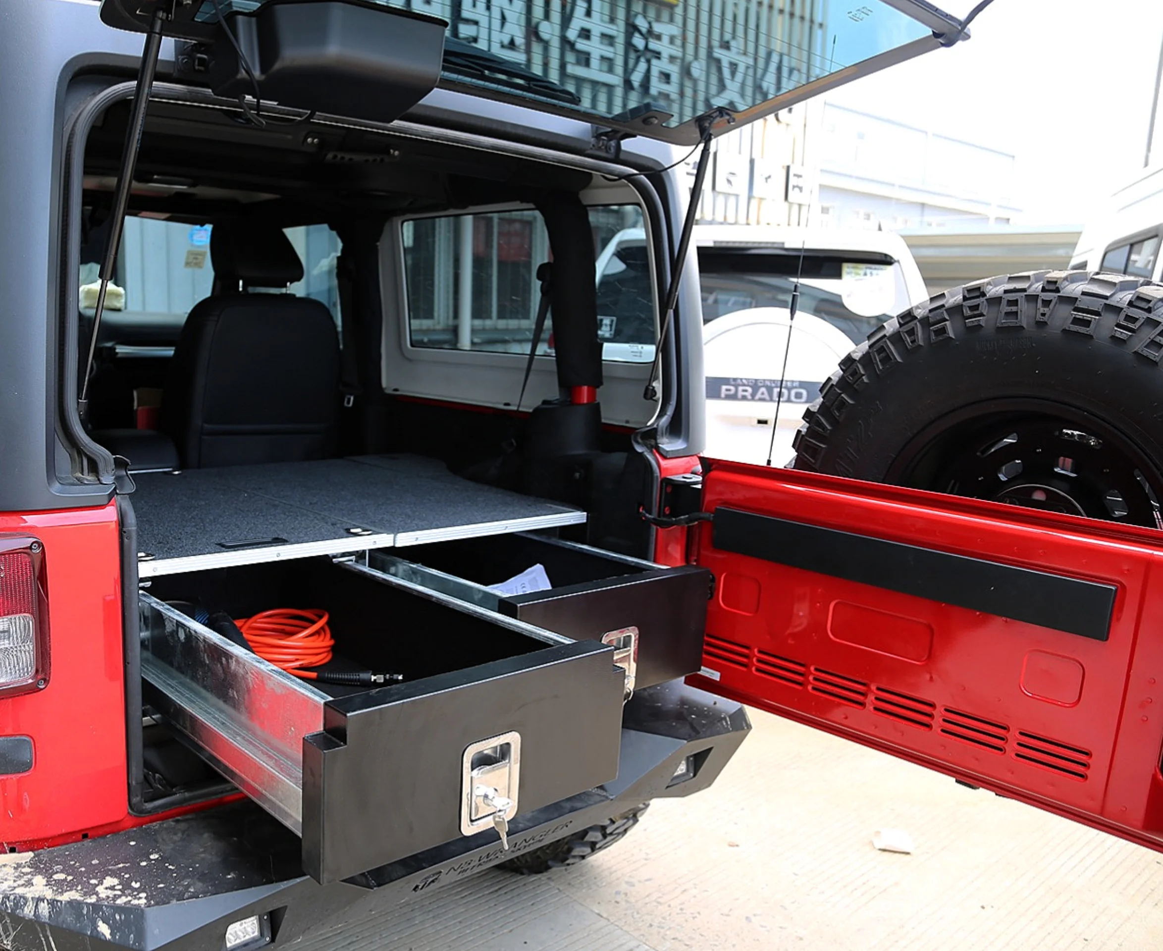 LC80/LC100/LC105/LC200 4WD Slide-Out Rear Drawer System, Sahara Adventure Kings Ute Titan Storage
