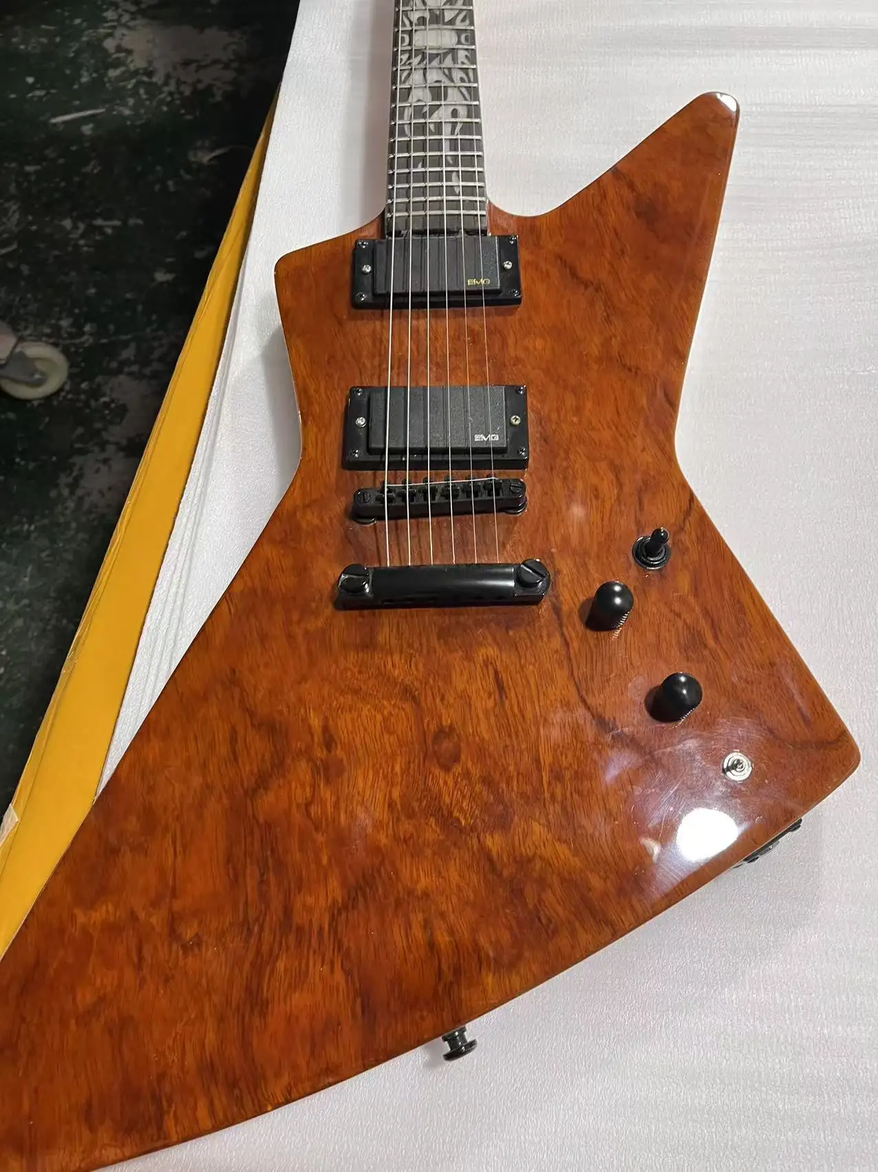 6 String Electric Guitar Mahoney Body