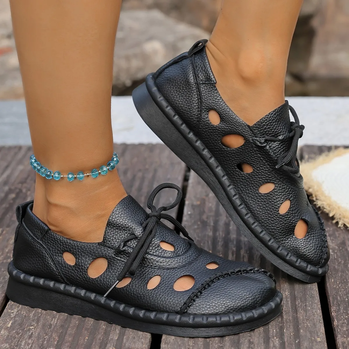 

Модные повседневные полые туфли в стиле ретро, женские летние туфли 2025, новые удобные нескользящие туфли на плоской подошве с отверстиями