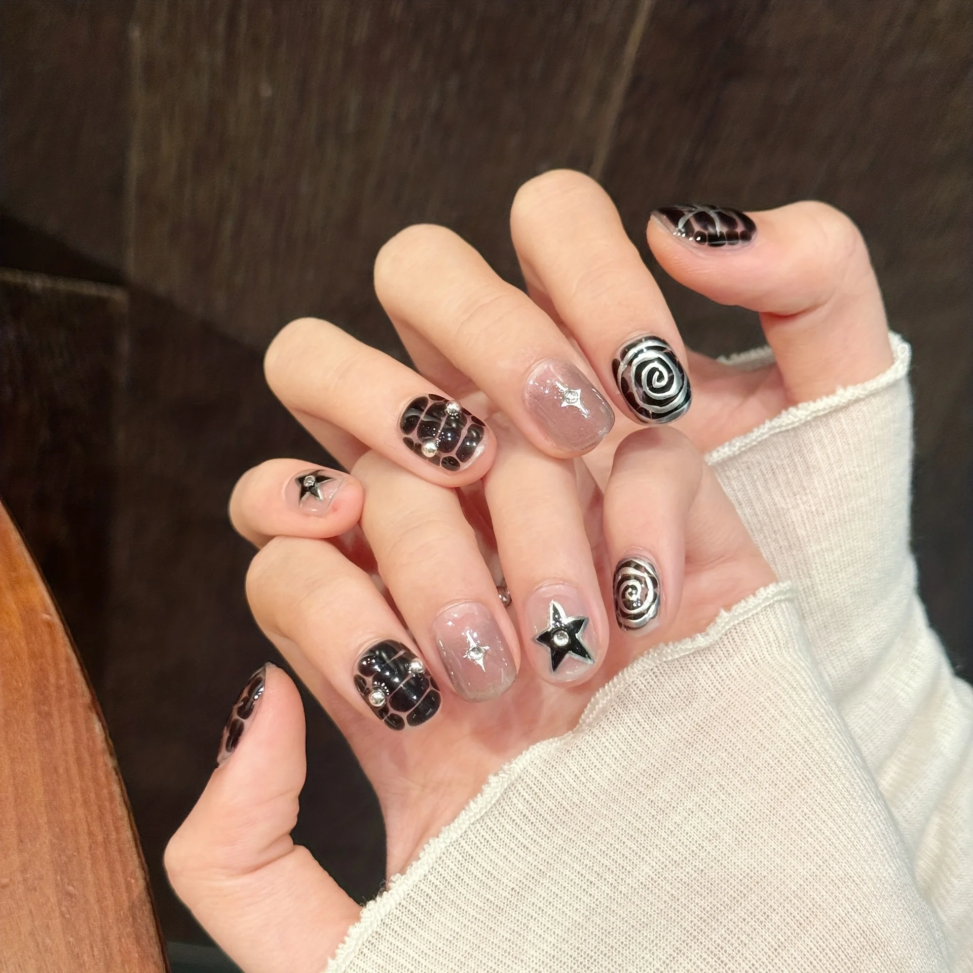 

10pcs Handmade Press on Nails Dark Relief Star Vertigo Full Coverage Nail Tips for Women&Girl Short Detachable Wearable Nail Art