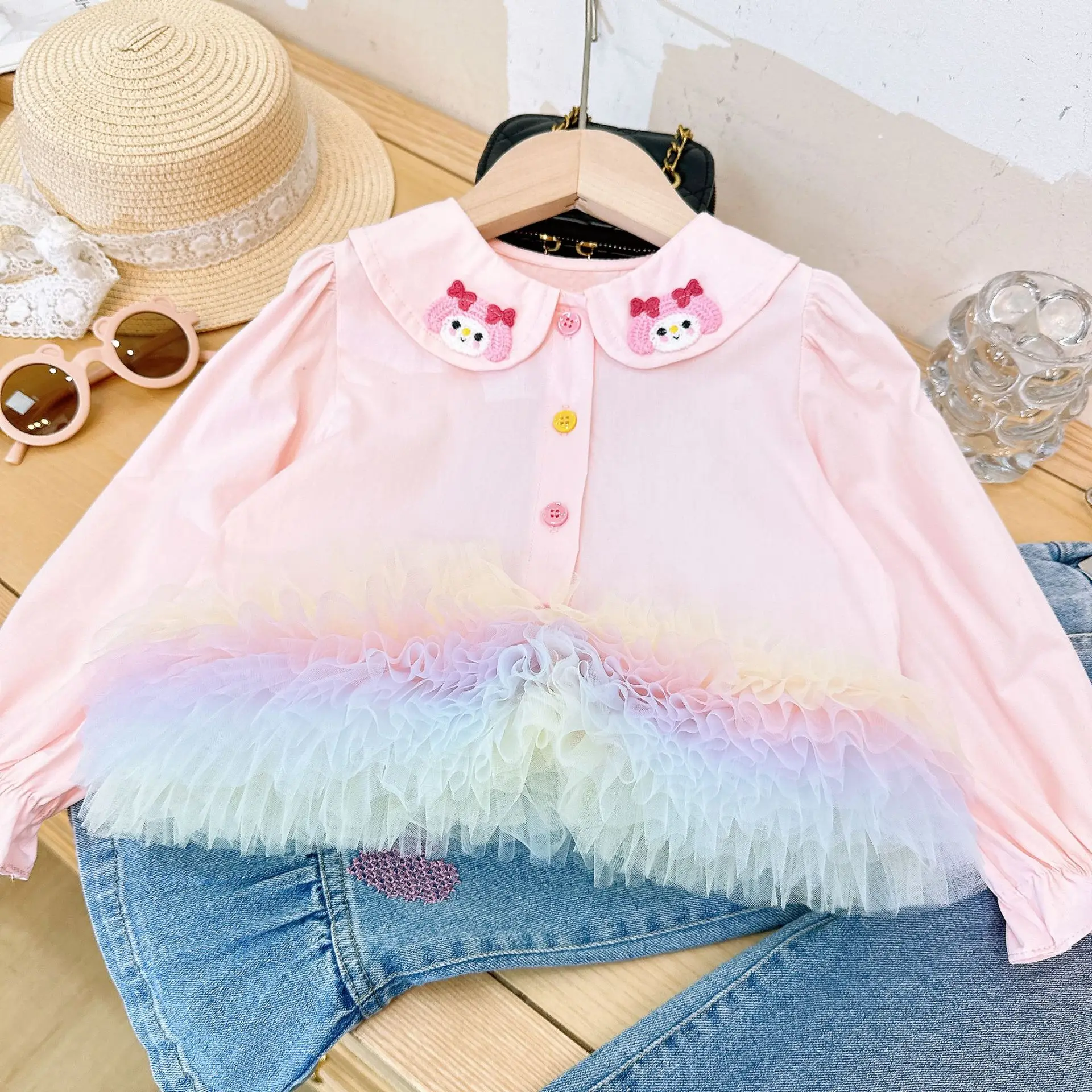 Spring and Autumn New Girls\' Clothing Set Cartoon Embroidered Cute Doll Shirt+Fashionable Love Flared Jeans Pants Children Suit