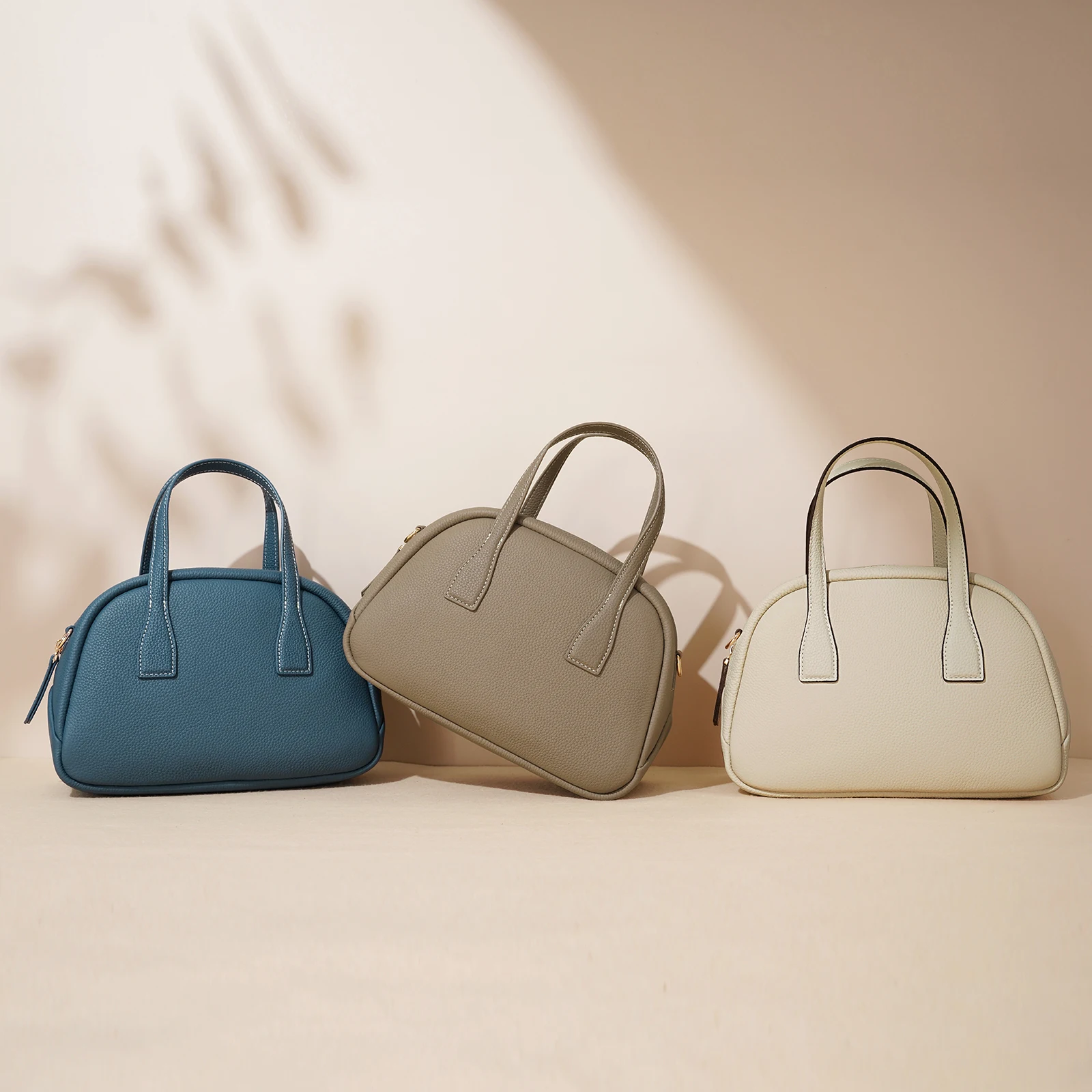 

The 2025 new model of ladies' fashionable and luxurious handbags will include leather handbags, cross-body bags, canvas handbags