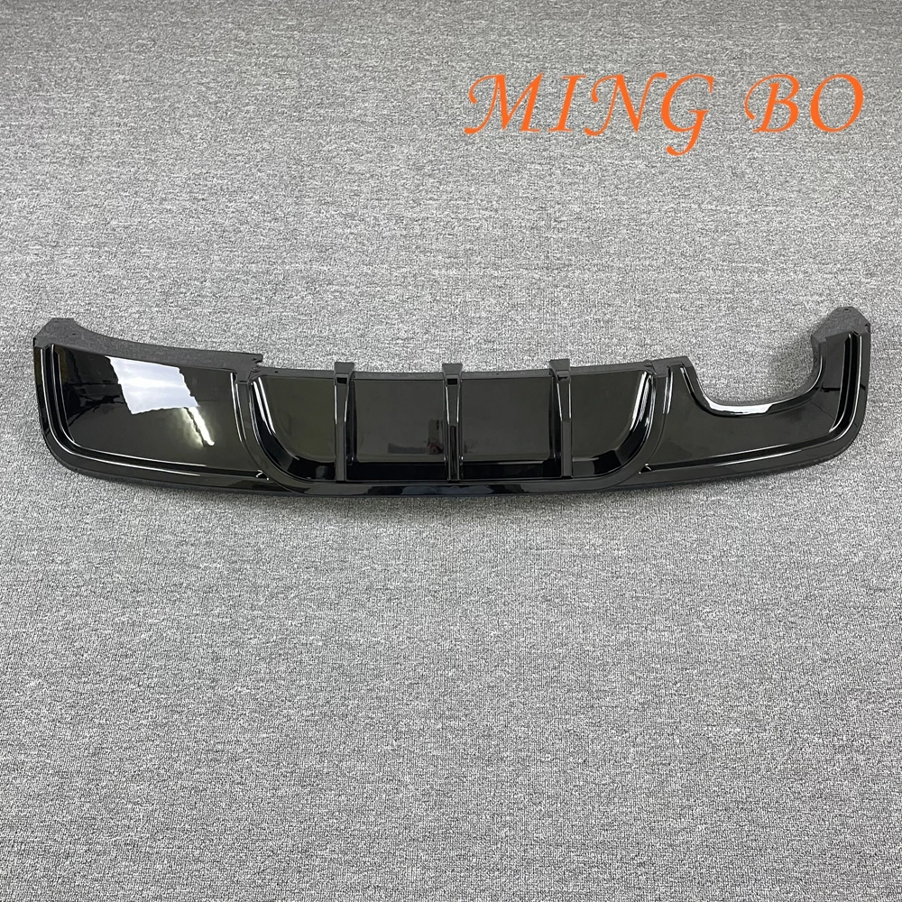 For  BMW E82 1 Series M Bumper Only 2011 2012 2013 2014 2015 2016  2017 Car Rear Bumper Diffuser Lip Spoiler ABS Glossy Black