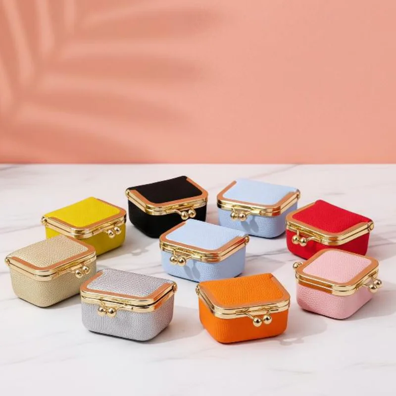 Women's Mini Jewelry Box Exquisite Kiss Lock Coin Bag Portable Travel Ring Box,Suitable For Storing Earrings,Rings,and Necklaces