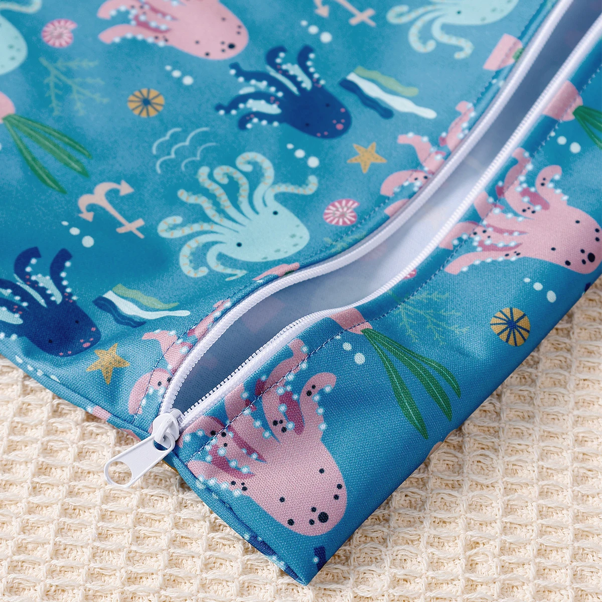 مجموعة حقائب حفاضات HappyFlute مكونة من قطعتين مقاس S+M مقاومة للماء مع حقيبة طلاء مضادة للميكروبات لمكياج الأطفال والسفر