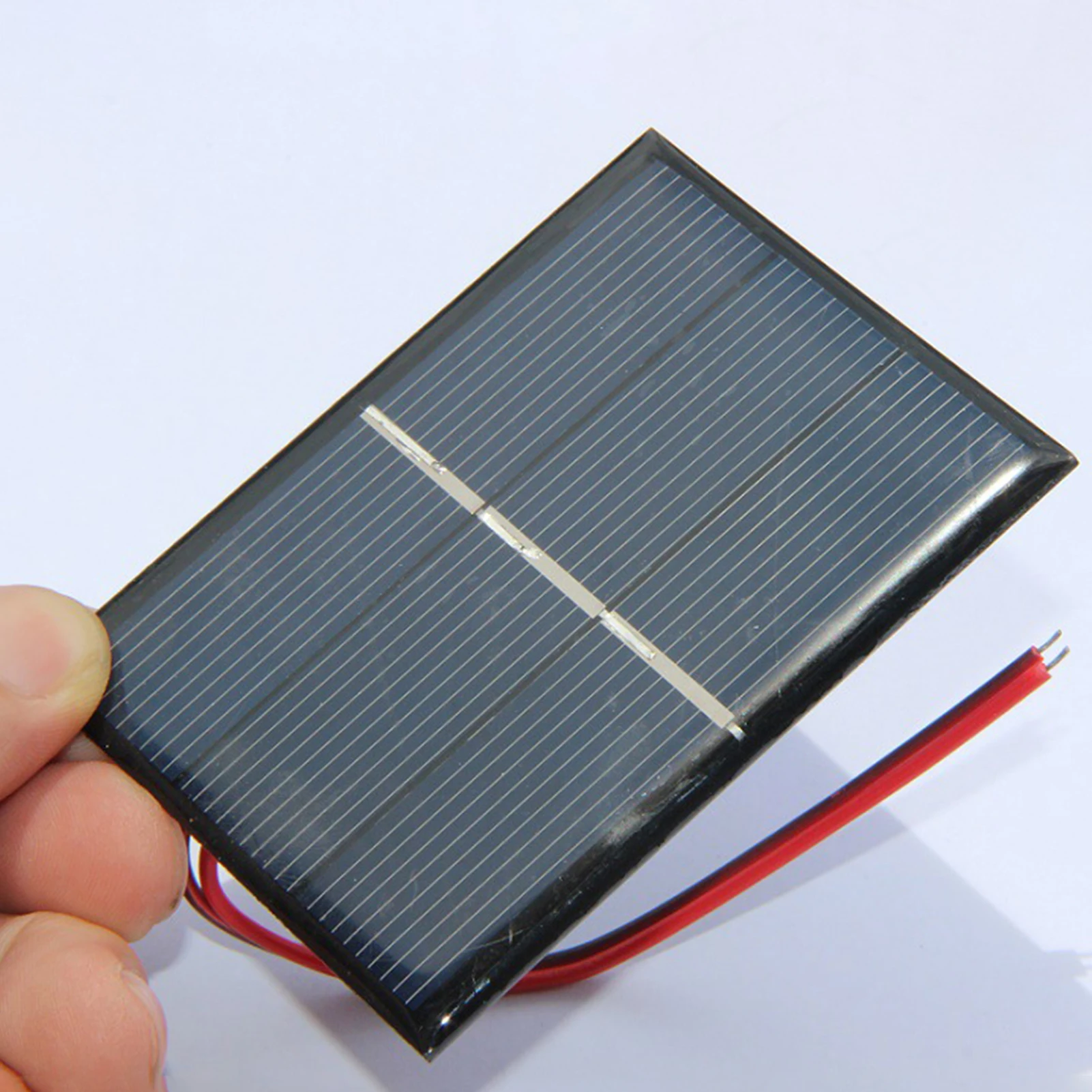 2/3/5 0 65W Battery Solar Panel High Conversion Rate Efficiency Output Suitable for Small Power Appliances