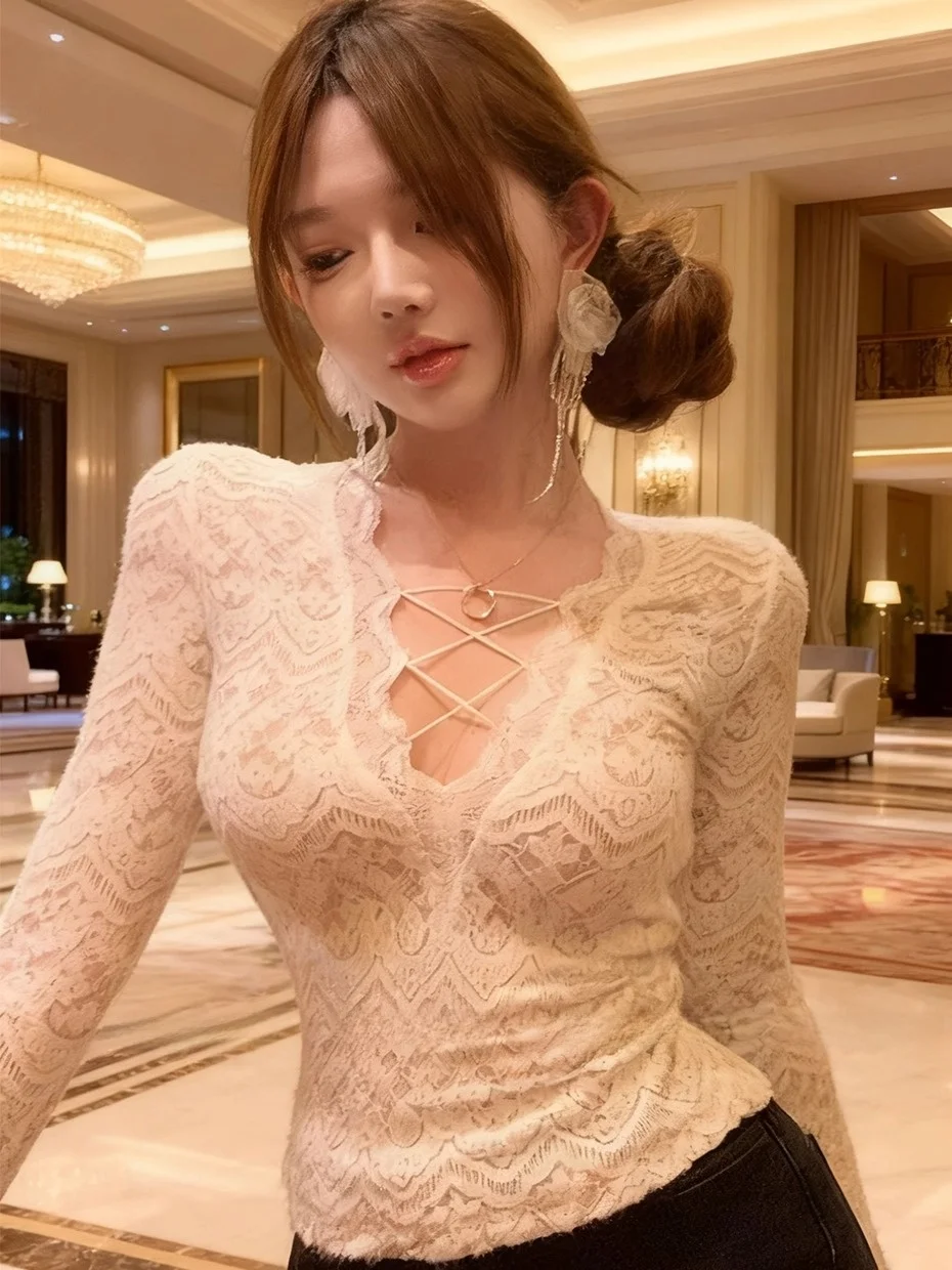 

Изысканная кружевная базовая блузка Pure Desire для женщин: облегающий топ с V-образным вырезом и сетчатыми вставками, чувственный осенне-зимний лонгслив (разные цвета)