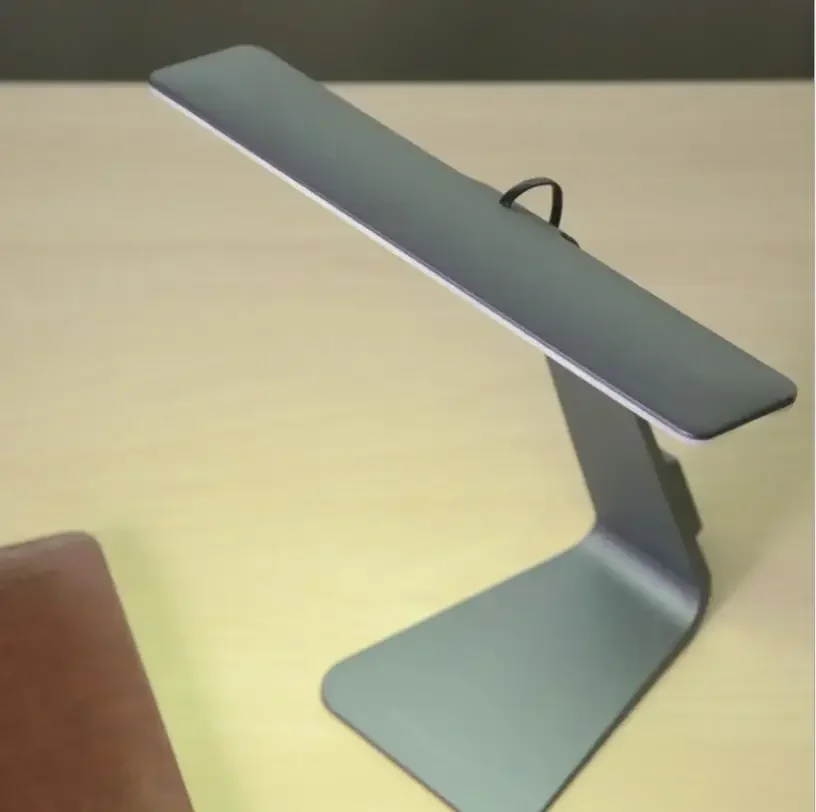 أزياء رقيقة جدا LED لمبة مكتب USB شحن القراءة للطي لمبة مكتب طالب عنبر التعلم مصباح مكتبي بسيط