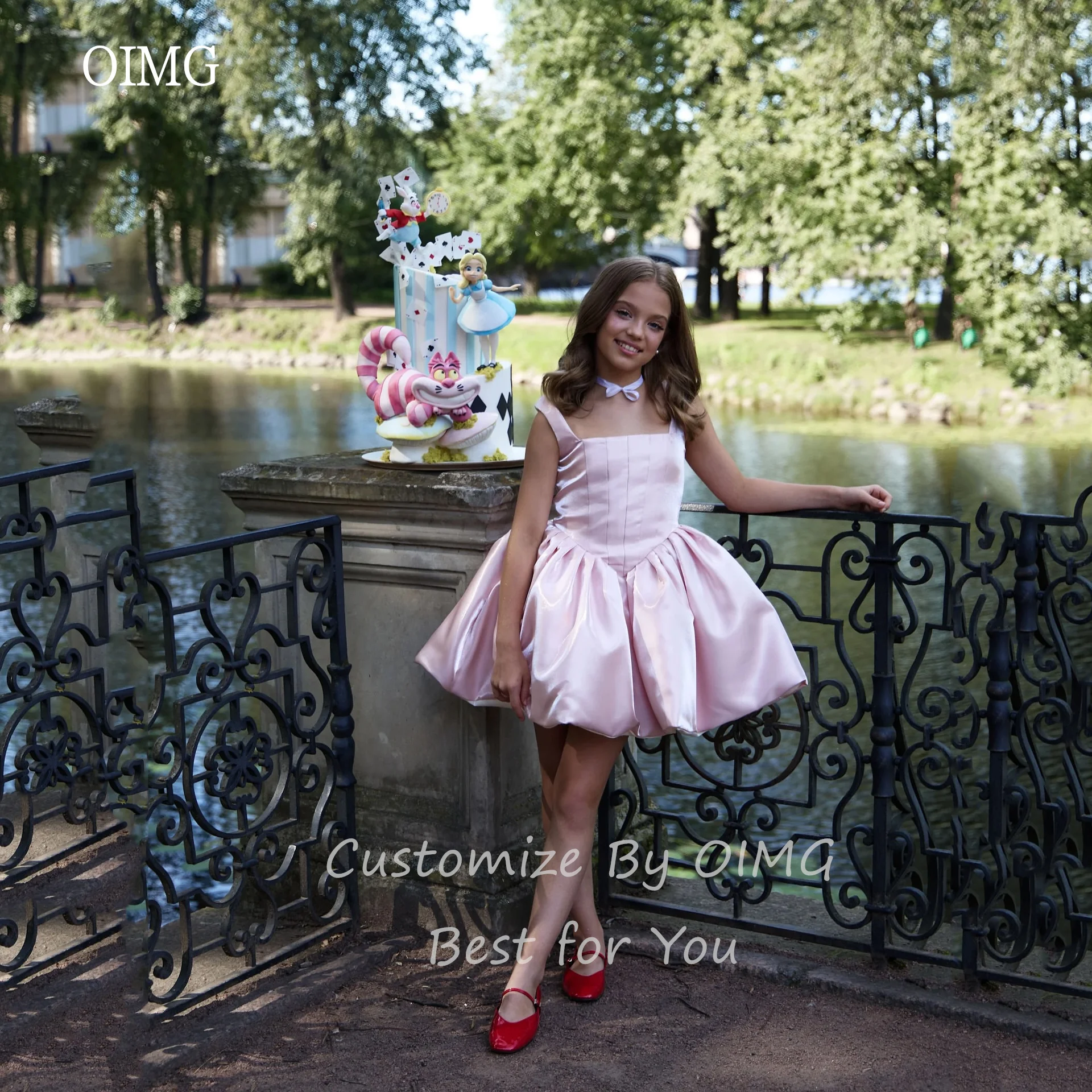 فساتين حفلات OIMG كلاسيكية وردية صغيرة من الساتان برقبة مربعة بدون ظهر فستان رسمي للحفلات فستان سهرة قصير 2025 مخصص