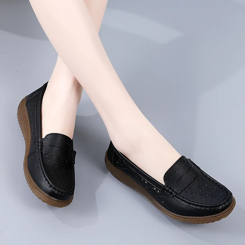 Nowe buty dla mamy dla kobiet Miękka podeszwa dla kobiet Casual Genuine Leather Slip on Female Flats Ladies Driving Shoe Mother Boat Loafers