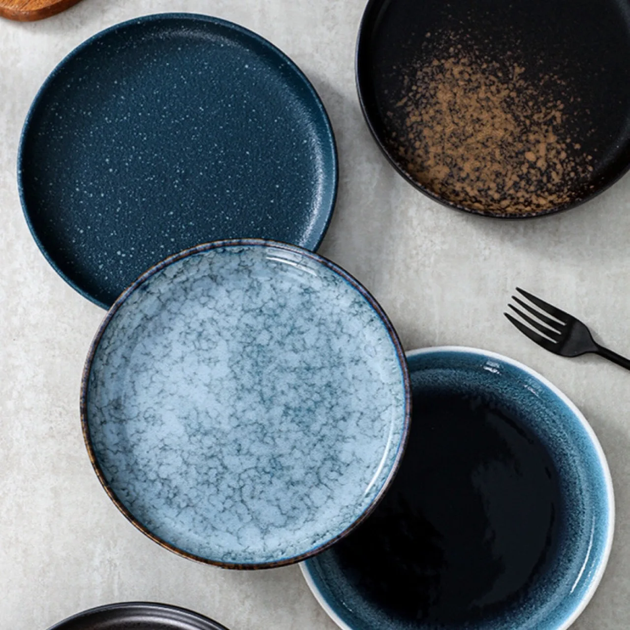 retro-ceramic-pasta-plate-high-aesthetic-value-deep-salad-dish-hotel-dining-utensils-round-shape-ancient-porcelain-craft