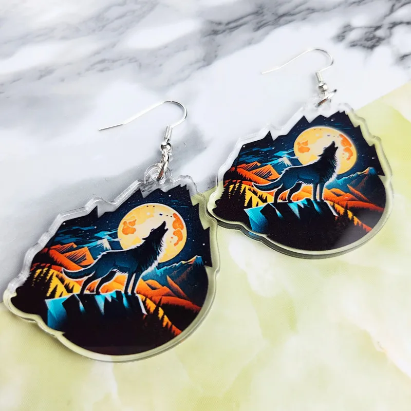 New Cartoon HOWLING Moom WOLF Acrylic Earrings Novel Jewelry, Personalized and Creative Earrings Suitable for Women's Gifts