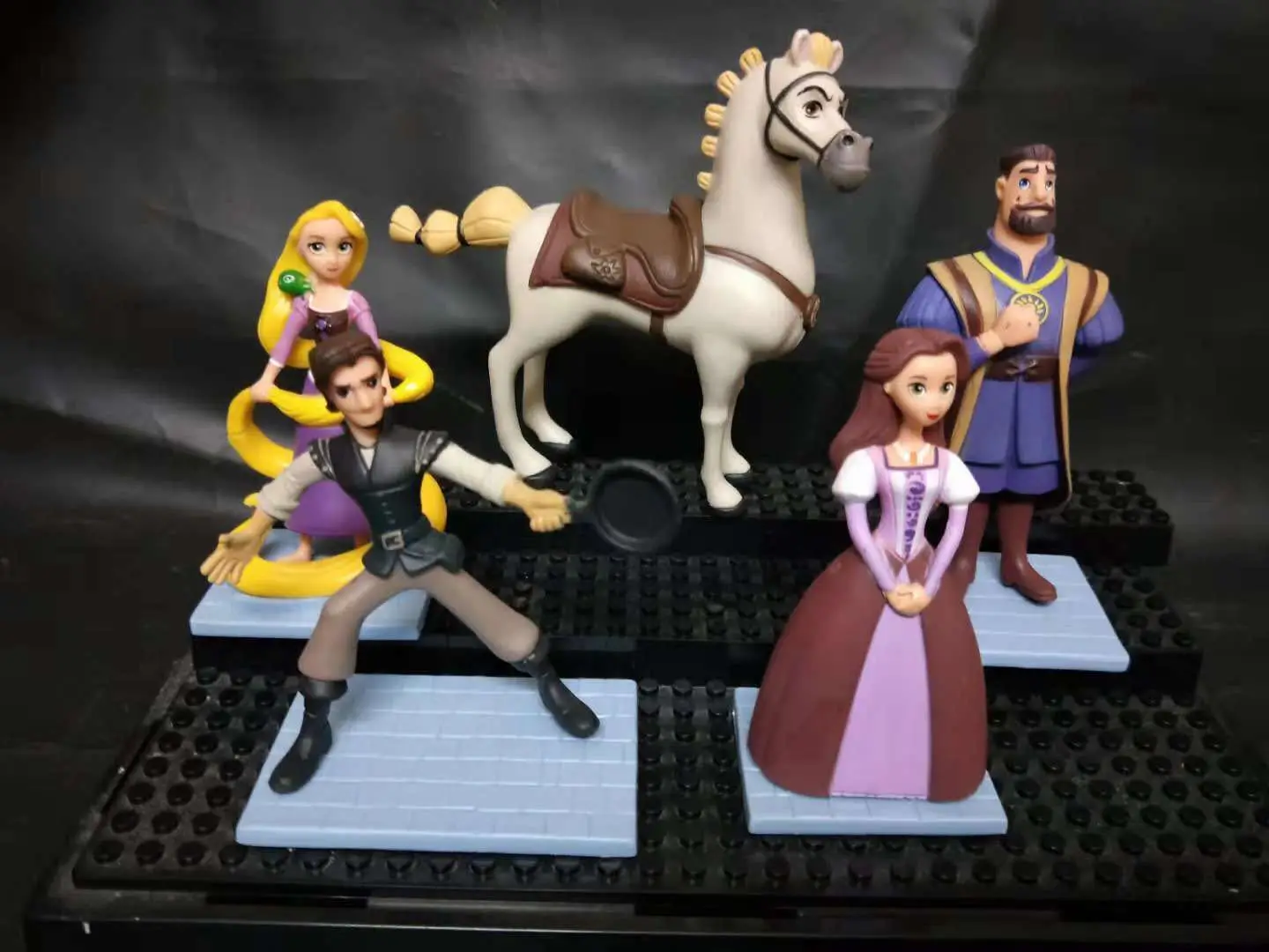 Juego de 5 figuras de Disney Tangled - Muñeca de la Princesa Rapunzel para decoración de tartas y decoración de escritorio
