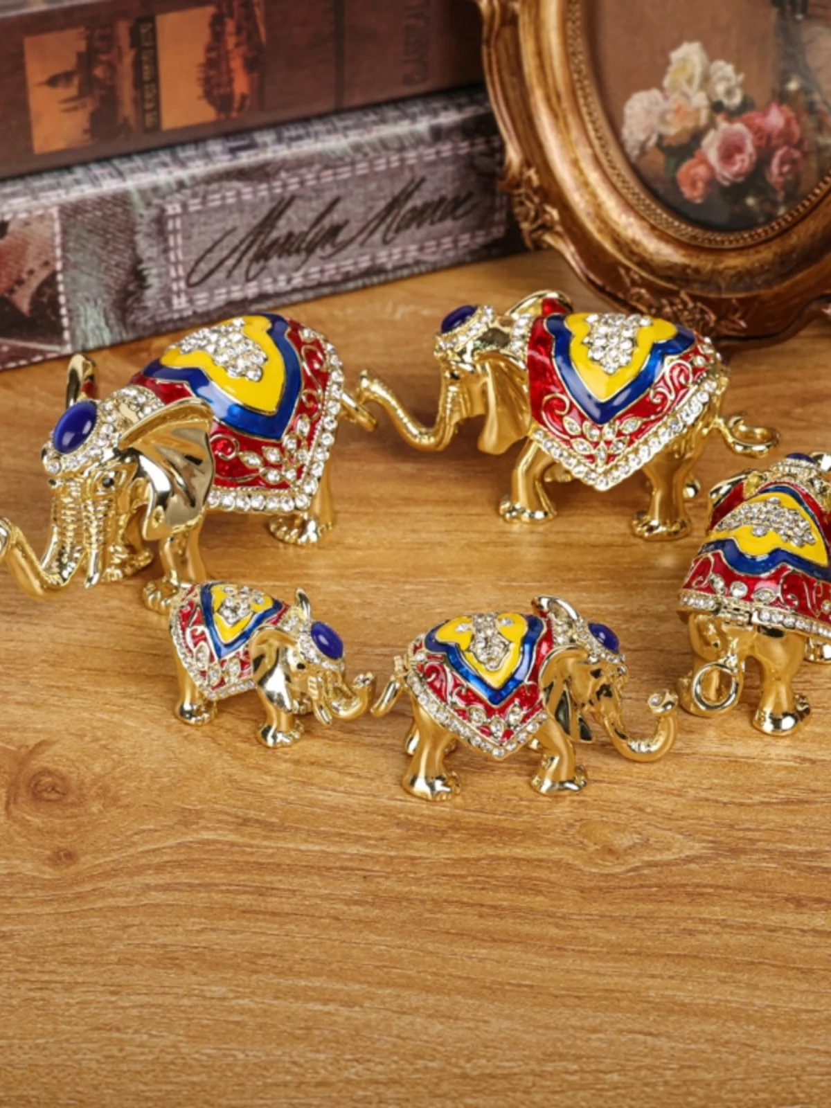 Light Luxury Creative Home Metal Feng Shui Ornament Elephant Family