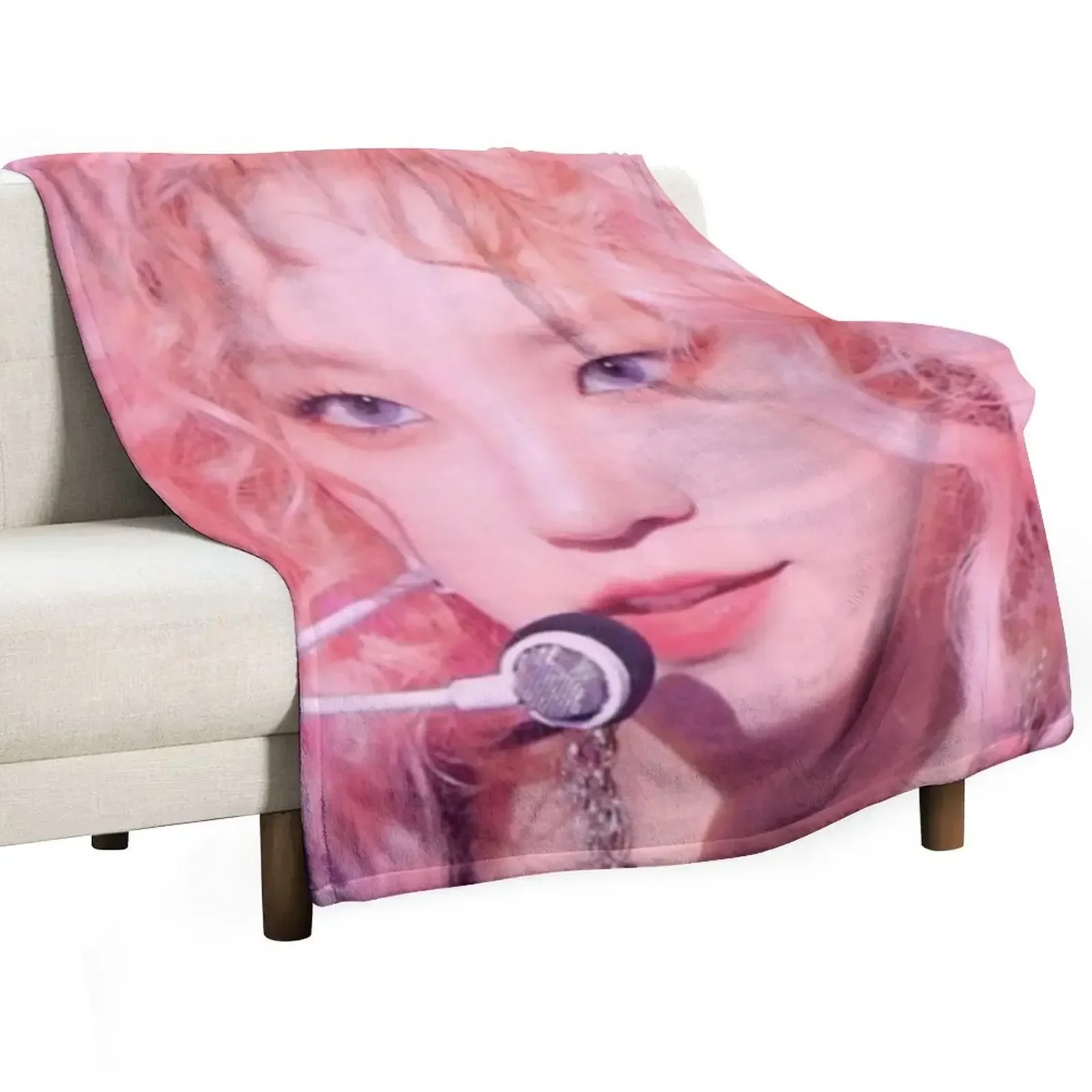 

G(I-DLE)'s Yuqi Throw Blanket Sleeping Bag Sofa funny gift Blankets