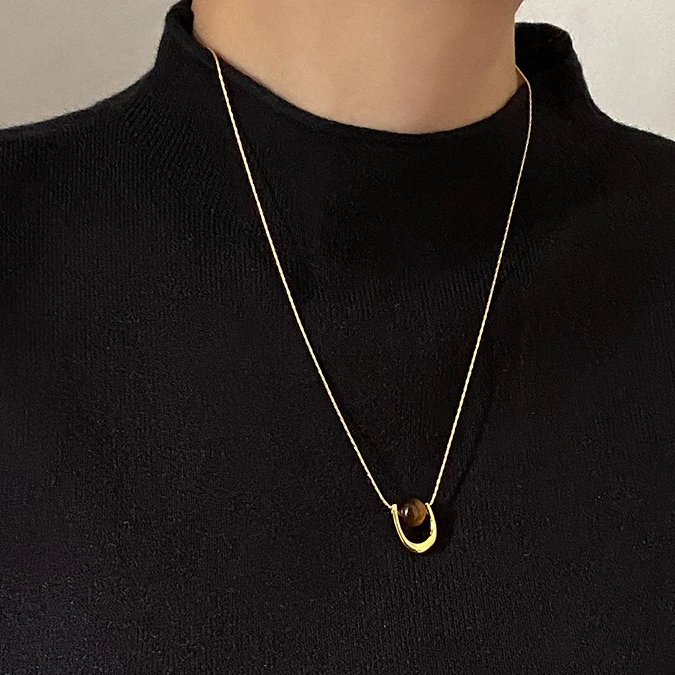 

High sense irregular crescent moon tiger eye stone necklace women's autumn and winter design personalized sweater chain