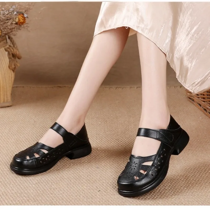 New Fashion Summer Woman Breathable Hollow Walking Shoes Genuine Leather Soft Outsole Closed Toe Sandals Light Casual Flats