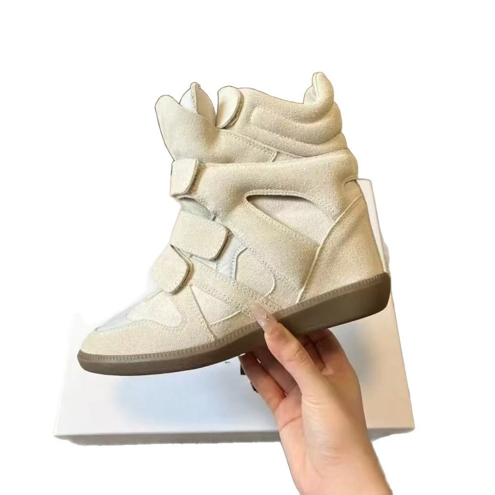 

Женские модные замшевые кроссовки на танкетке с героями мультфильмов, туфли с высоким берцем, женская спортивная и повседневная обувь с увеличением высоты 5,5 см