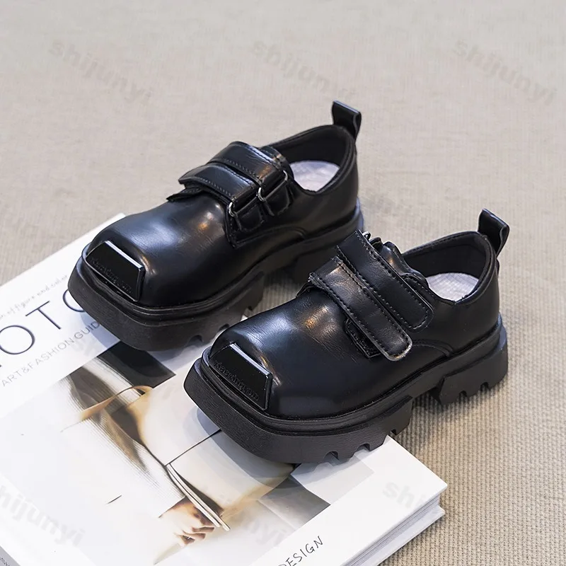 2025 الخريف الأطفال رئيس مربع الرجعية سميكة سوليد بولي أحذية أحذية من الجلد الصبي الفم الضحلة مريحة عدم الانزلاق مكتنزة حذا فردي للسيدات