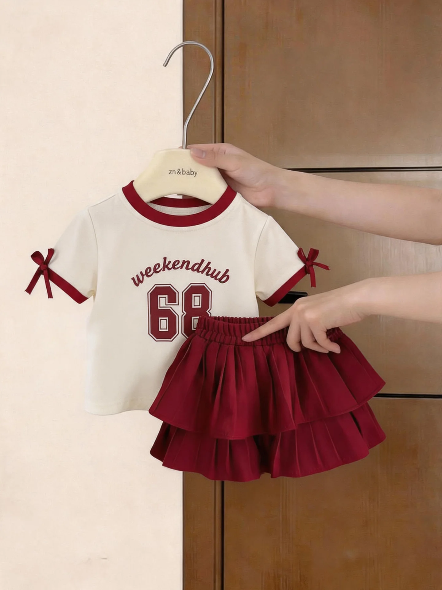 

Fashionable Girls' Outfit Summer 2026 New Retro Sport Short Sleeve T-shirt Versatile Cake Skirt Two-piece Set Breathable Regu...