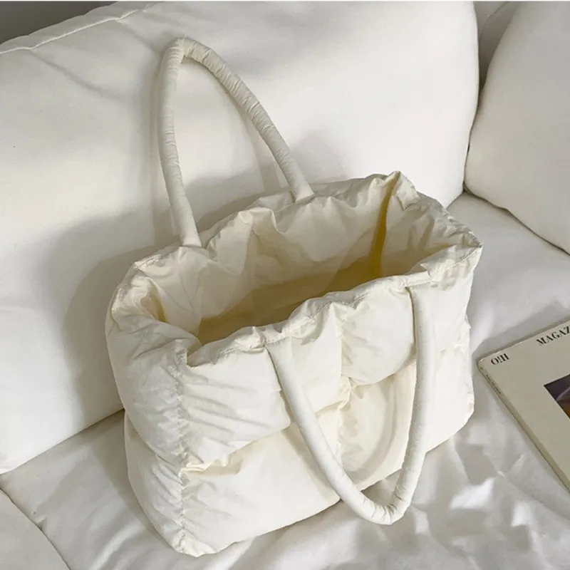 Sacs à main en duvet de coton pour femmes, sac nuage de grande capacité, veste en duvet, mode simple, sac fourre-tout pour étudiants, nouveau, 2024