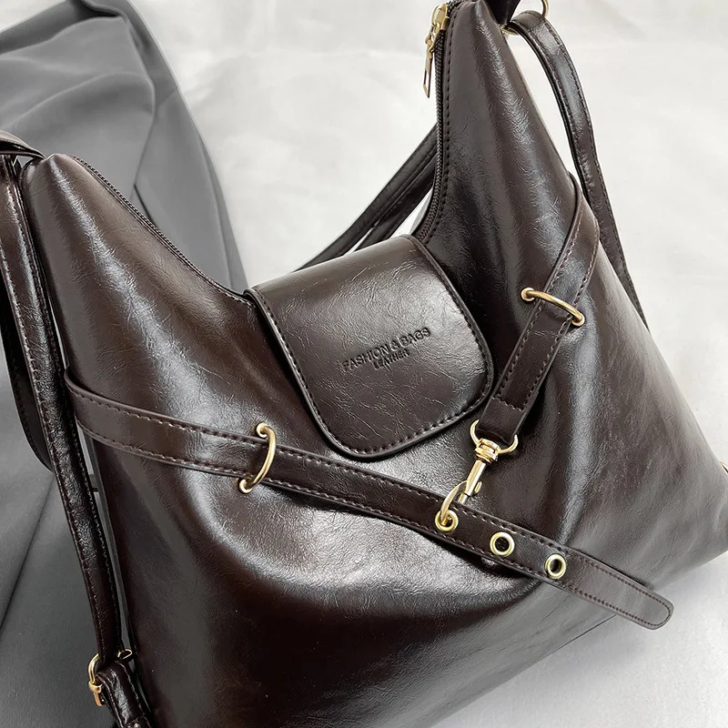 حقيبة كروس جديدة من جلد البولي يوريثان قابلة للتعديل حقيبة كتف بسيطة حقيبة ظهر متينة للنساء بكتف مزدوج