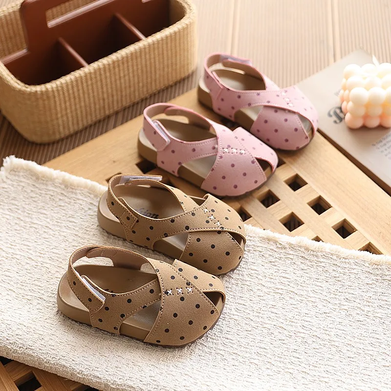 Children's Beach Shoes 2026 Korean-style New Campus Girlish Style Polka Dot Sandals Simple Outdoor Resort Style Anti-slip
