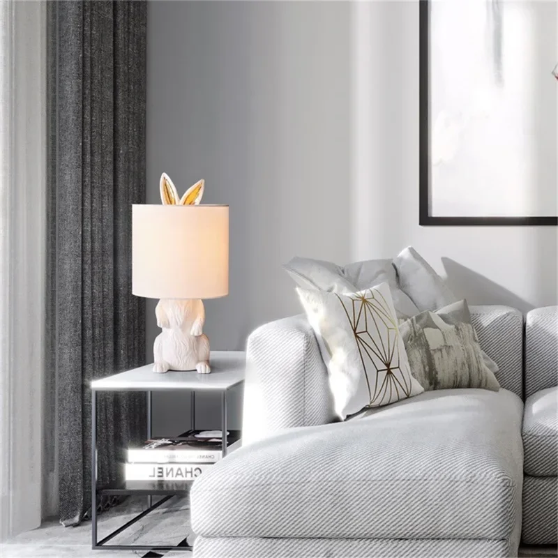 Lámpara de mesa de resina ALBERT, pantalla de conejo blanco creativa moderna, luz LED de escritorio para el hogar y la sala de estar