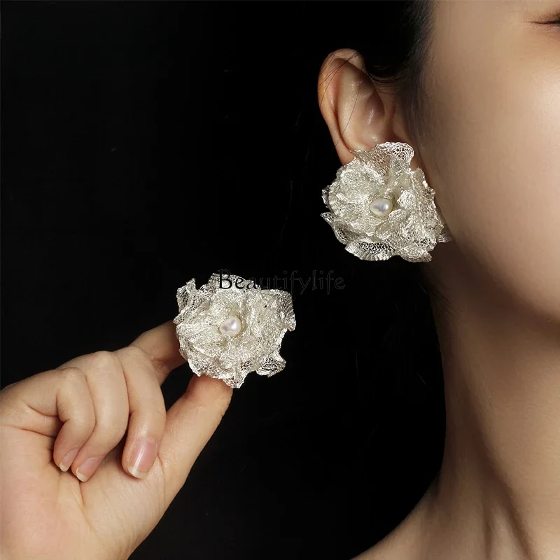 4 New popular camellia stud earrings niche light luxury exaggerated earrings gentle freshwater pearls