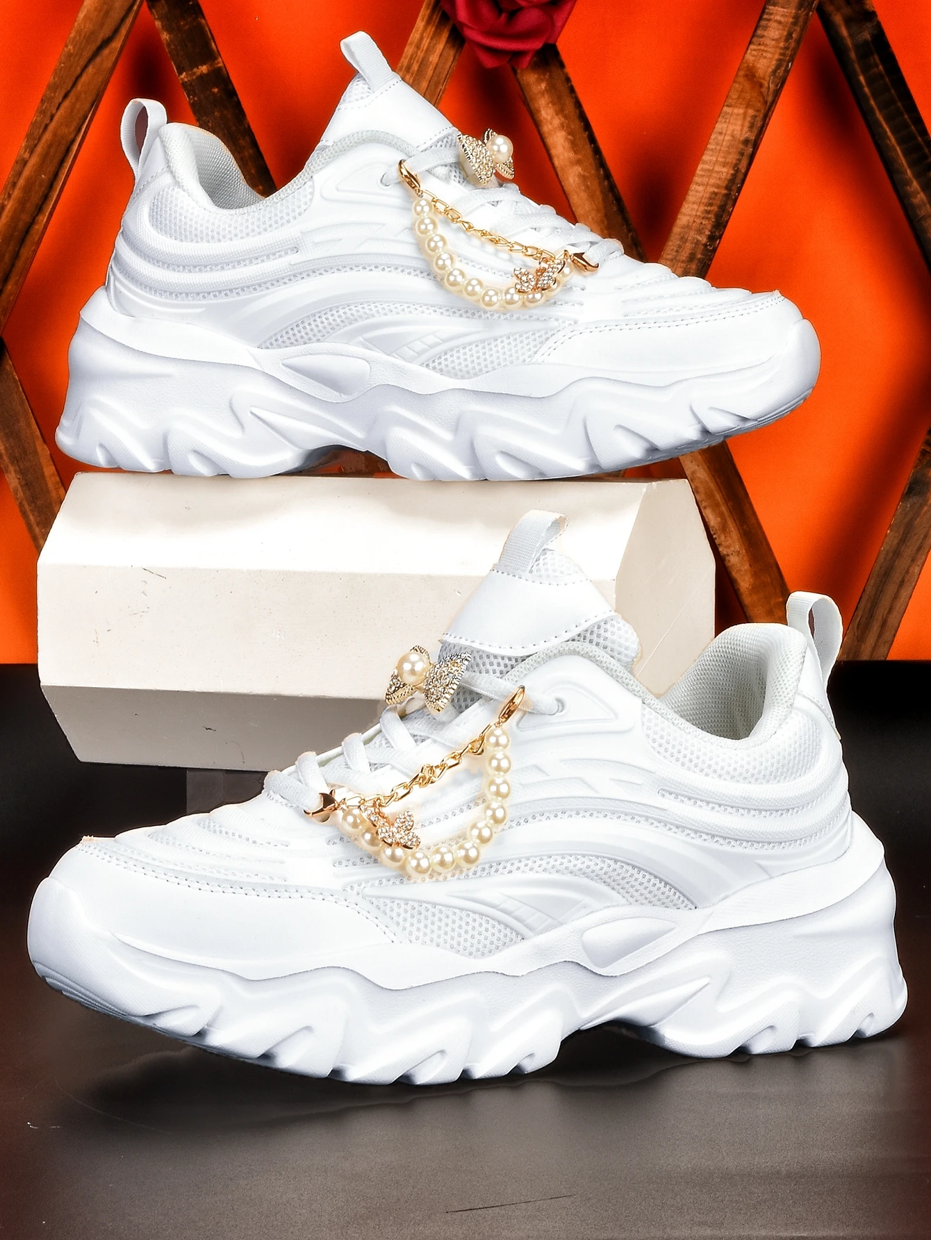 Women's 5cm Height-Increasing White Thick-Soled Dad Shoes with Sweet Style, Gold Bow, Pearl Chain Decoration, All-Season Mesh Breathable Patchwork Casual Sneakers, Soft Sole, Lightweight, Versatile, Suitable for Daily Commuting and Various Occasions, Easy to Match with Sweet Girl Style Outfits