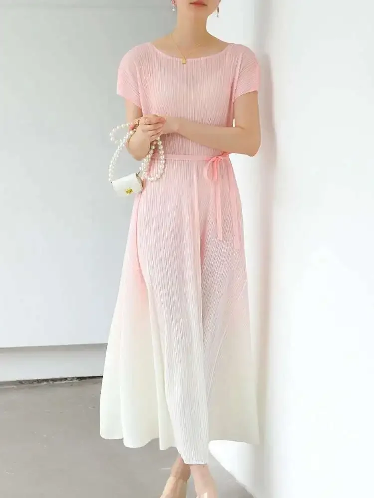 

Casual Women Dresses Fashion Casual Pleated Long Women Round Neck Short Sleeve A-Line Tie Gradient Miyake New 2025 Summer