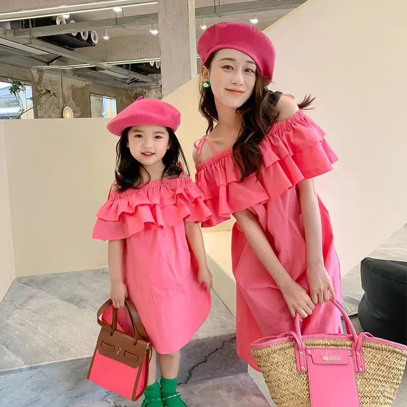 

Off-Shoulder Mother Daughter Matching Dresses Family Set Ruffled Mommy and Me Clothes Fashion Women Girls Cotton Dress 2024