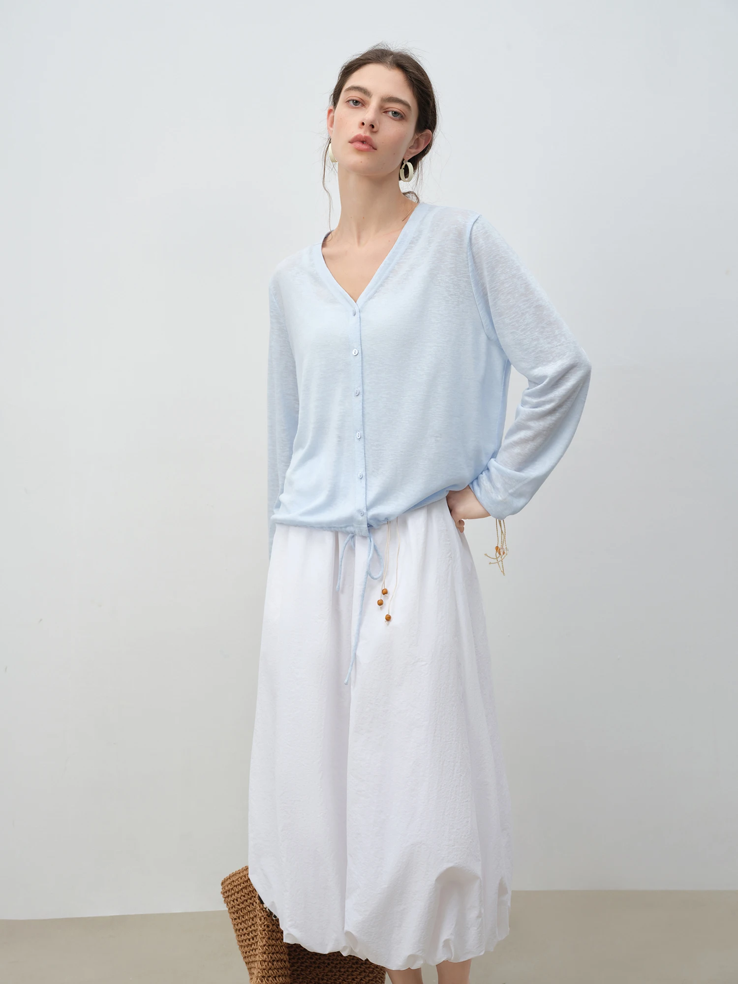 Ziqiao Minimalismus Kapuzen-Strickjacke für Damen, zierlich, dünn, Strickjacke, 2022, Sommer, Neuankömmling, physikalische Sonnenschutz-Strickjacke 25ZQ92152