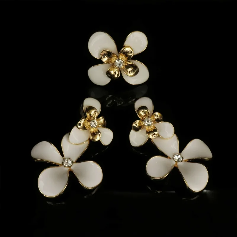 

New in Fashionable Exquisite Hand-made Dripping Glaze Three-dimensional White Flower Stud Earrings Niche Design Enamel Ring Set