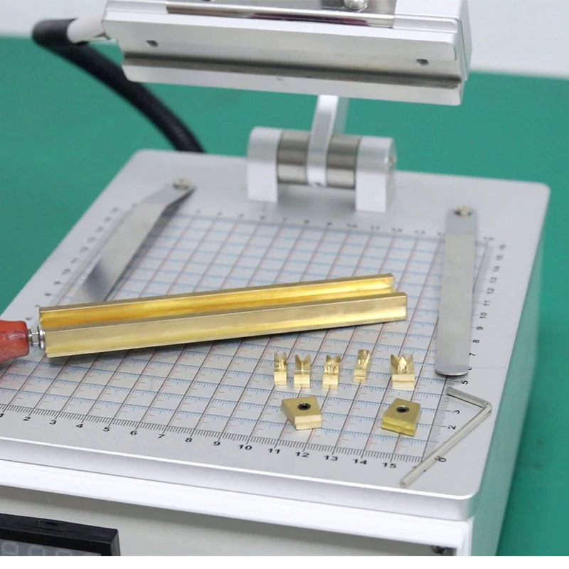 آلة ختم الجلد اليدوية الصغيرة آلة وضع علامات على الشعار البرونزي آلة وضع علامات الضغط للأعمال والاستخدام الصناعي