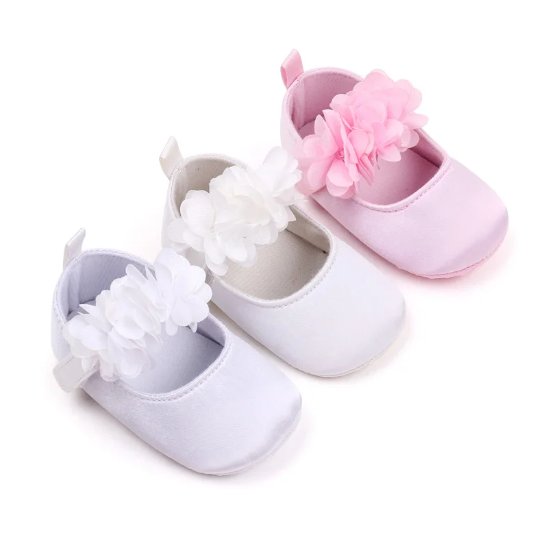 Scarpe da bambino Ragazza carina Fiori Scarpe da primo passo per bambini in morbido cotone bianco e rosa Scarpe da ragazza belle Moda 2023 di alta qualità