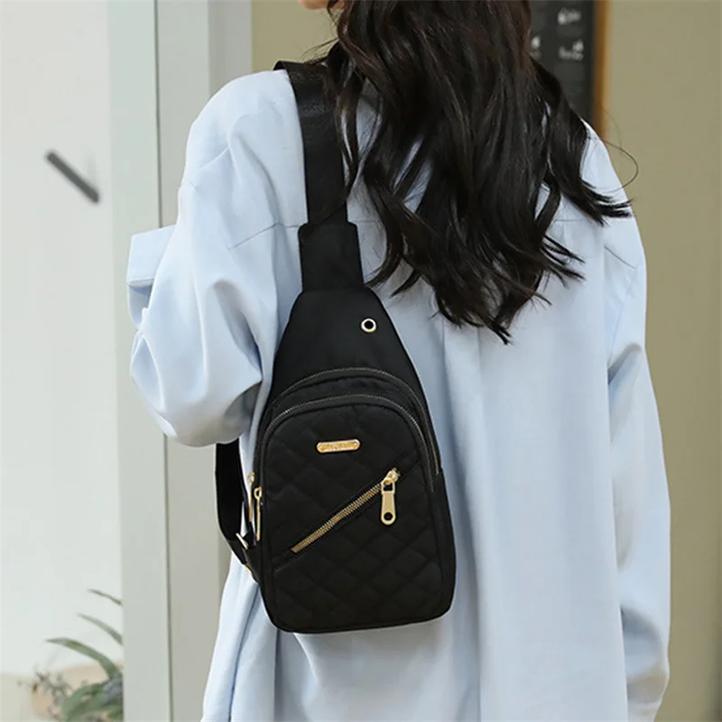 Chest Bag Female Casual Fashion Versatile Nylon Cloth Lightweight Crossbody Bags Backpack Small Shoulder Front Bags