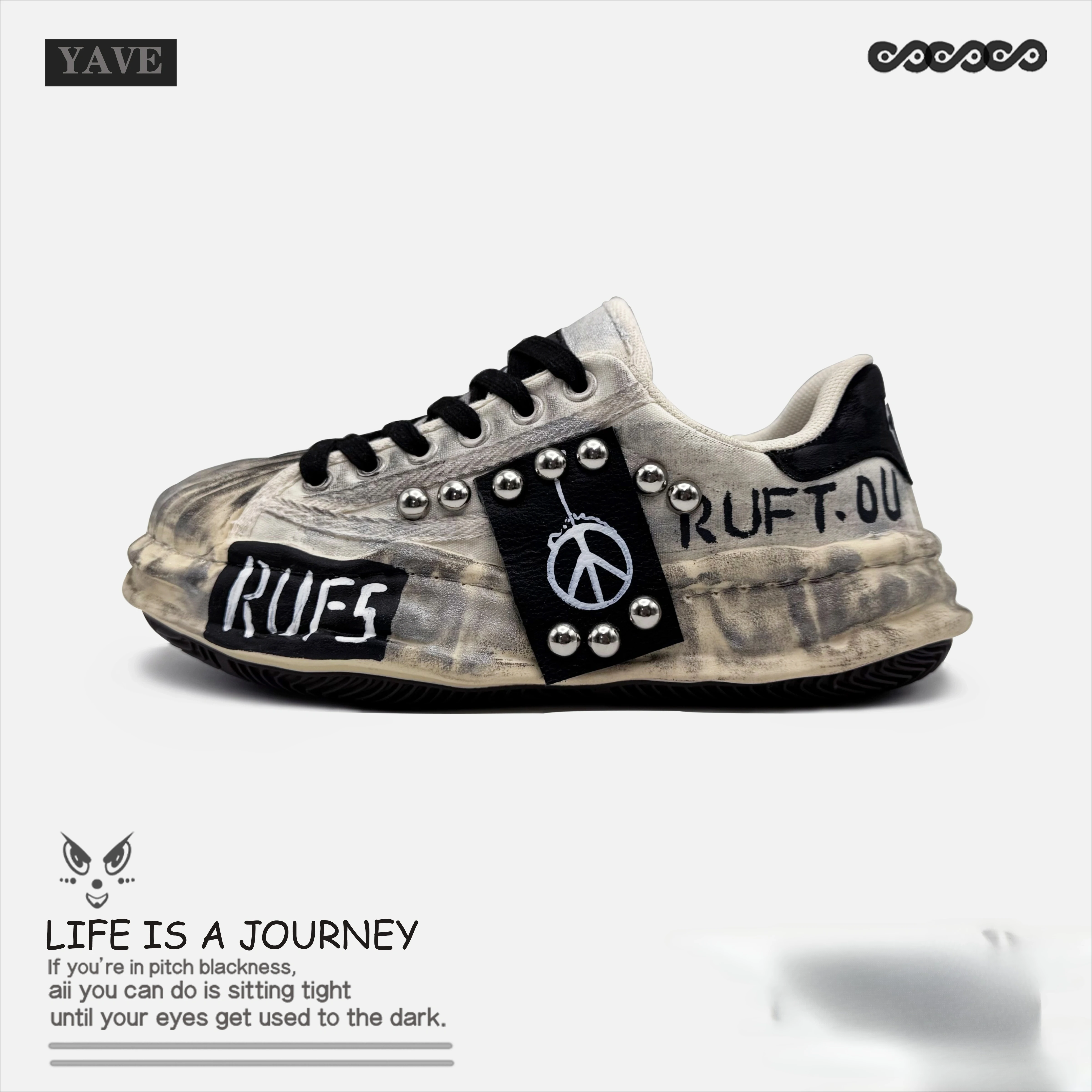 

Rivet design hand-made old shell-headed dirty shoes hand-painted thick-soled shoes for men and women.