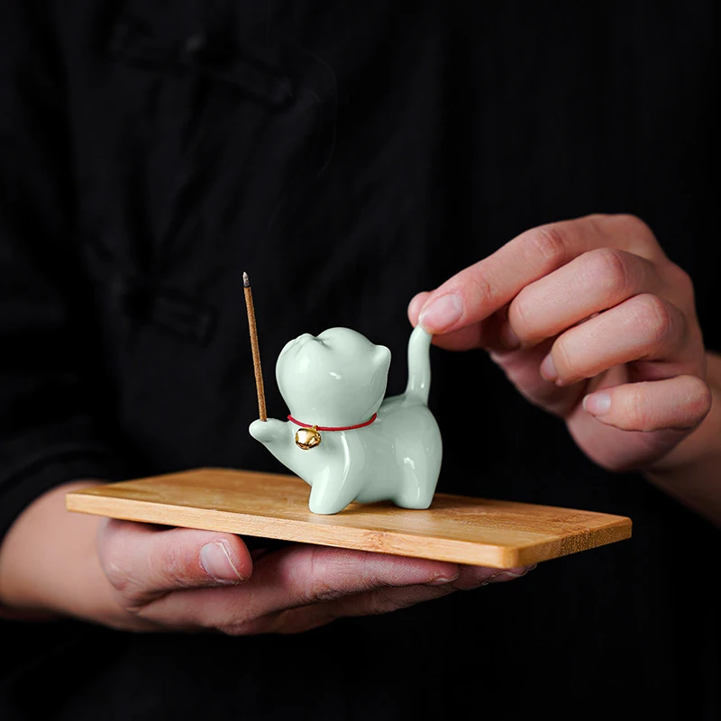 Minimal Chinese Retro Ceramic Pet Incense Holder Adorable Kitty Incense Stick Base Small Tabletop Ornament for Household
