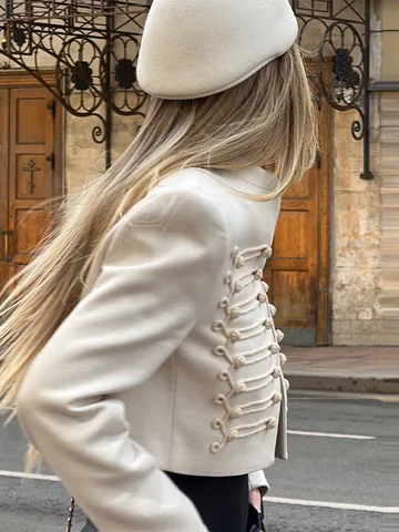 Женские короткие куртки Spring Chic