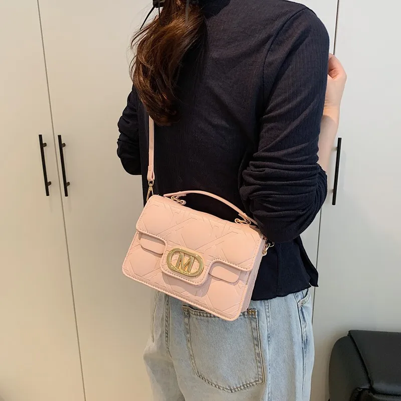 

‌ Новая текстурированная сумка через плечо 2025 года ‌ - Женская квадратная сумочка с ромбическим отступом, модная портативная маленькая сумка-мессенджер