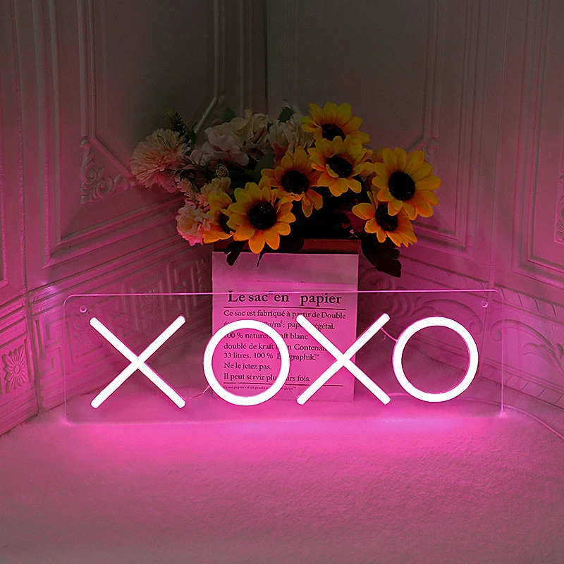 XOXO Neon Sign Light Keyboard Game Room Hanging Decor USB Pink Neon Sign Light for Men's Cave Night Lights Gift for Boyfriend