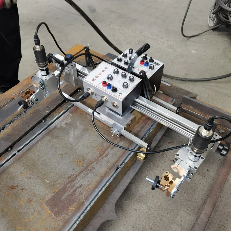 Convenient To Install Box Beam Swing Double Gun Welding Machine CO2 Welding Tractor Welder Cart Other Welding Equipment