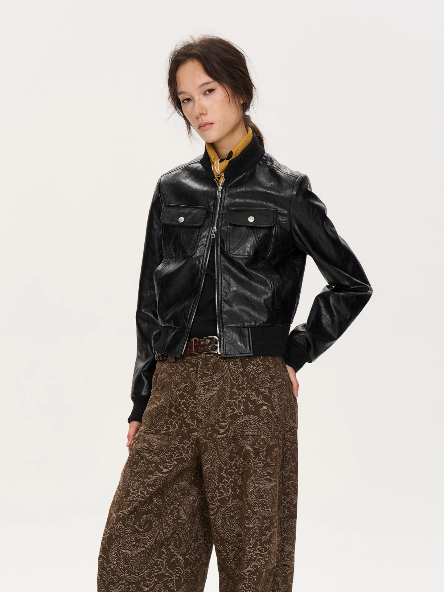 テイクケア レトロパンクスタイル ブラックバイカージャケット スリムでおしゃれなショルダーレングス レザーコート 若い女性向け ジッパー開閉