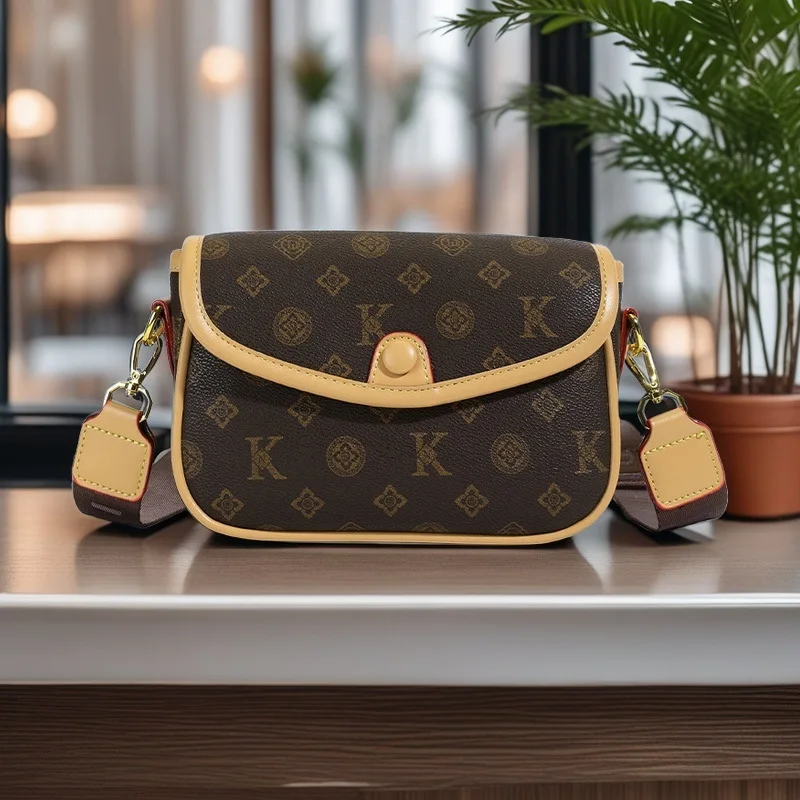 

2025 шикарная квадратная модная сумка с монограммой для женщин, универсальная сумка через плечо, повседневная сумка «день-ночь», роскошная сумка с верхней ручкой ​