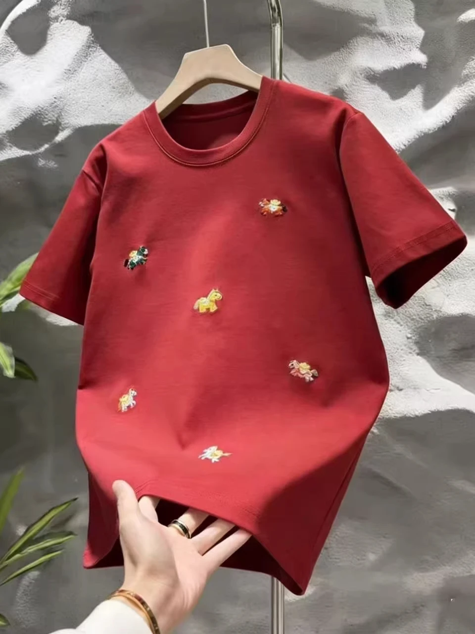 

Red Embroidered Year T-irt Summer New Year Casual ort Sve ex Breathable Cotton round Ne Basic Fit Tee