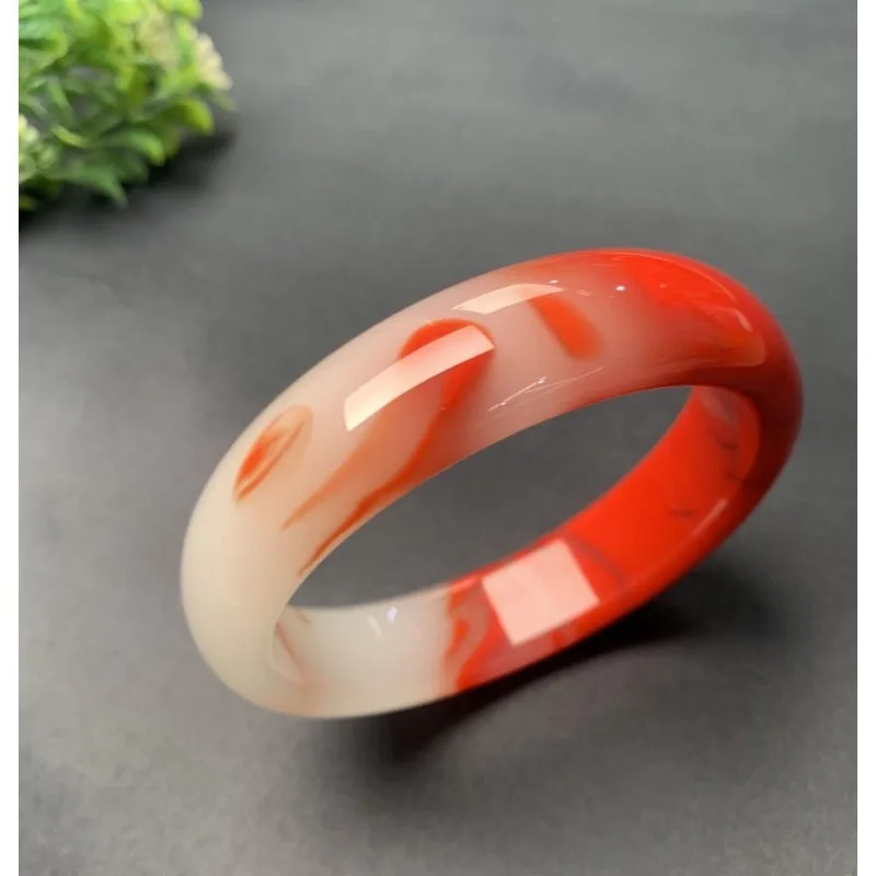 

Chicken Blood Jade Bracelet Female Exquisite Gold Jade Bracelet Female