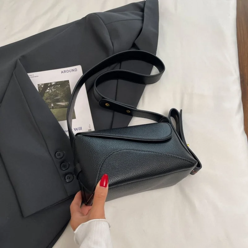 حقيبة كروس نسائية مصنوعة من الجلد الصناعي، عصرية راقية، مظهر باريس واسع وناعم يوميًا وحديث ​